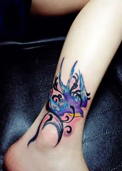 清新淡雅的花语脚裸纹身