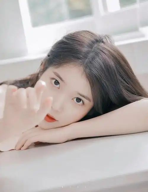 李知恩#iu#美图32|iu|乐器|古典乐|填词人|iu(歌手)_网易订阅