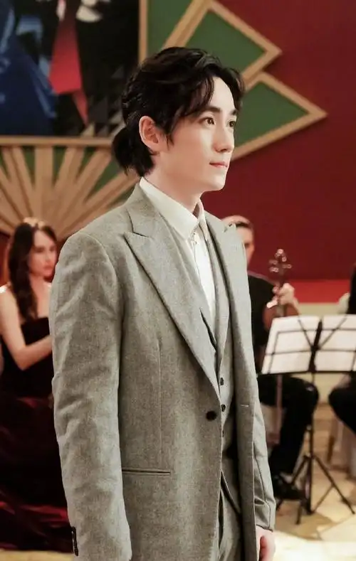 男生留长发能有多美##朱一龙2021诸事皆宜