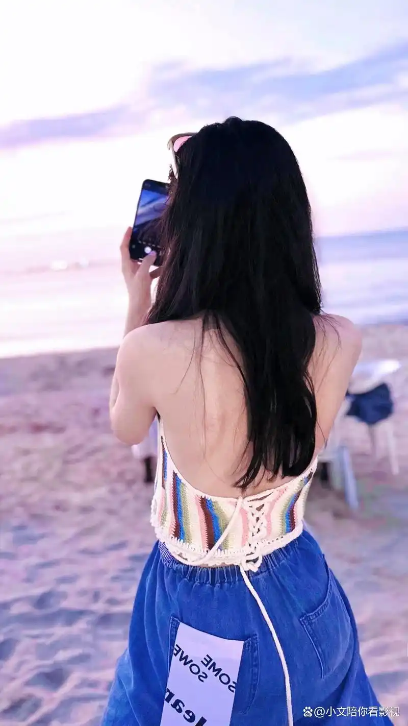 赵今麦海边泳装游玩