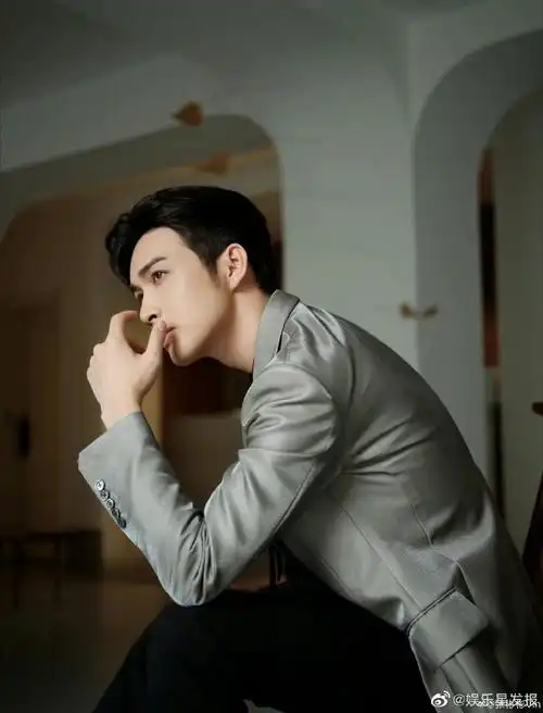 张彬彬的2022微博播报##张彬彬问职场礼貌人是什么意思