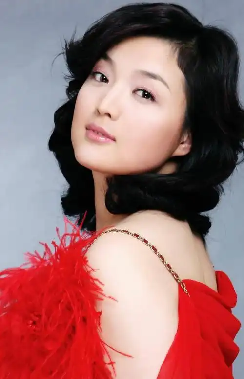 白雪:离婚后与儿子相依为命,二婚追求小8岁的原艺,今苦尽甘来