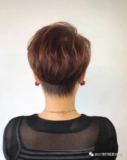 今年流行"剃后边"