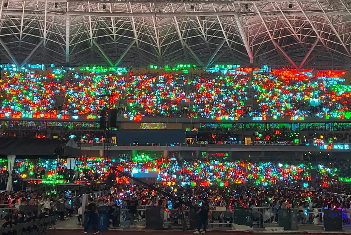 tfboys10周年演唱会,场内粉丝的应援给力不?