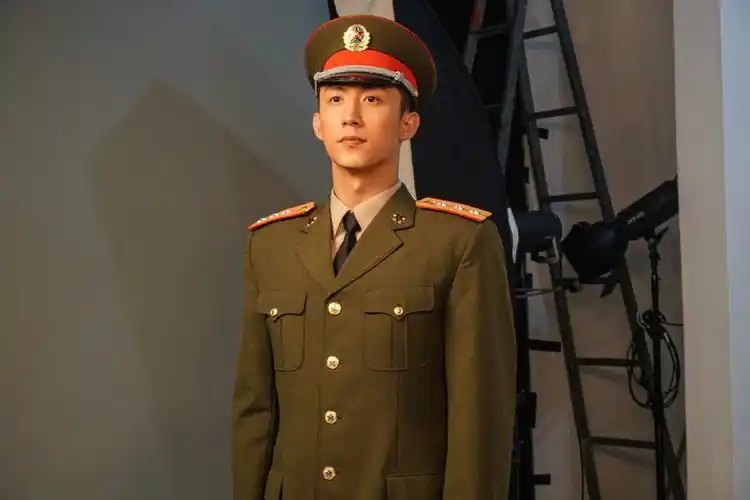 所以说黄景瑜穿军装yyds