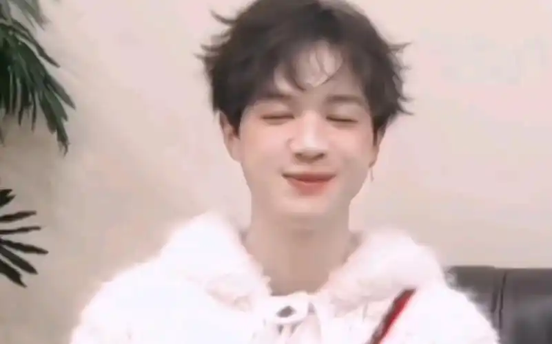 【倒霉死勒】梅梅er～这可爱嗯小表情!