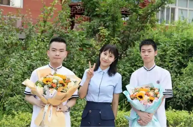 祝贺西安铁一中学2023届毕业学子前程似锦梦想再启航