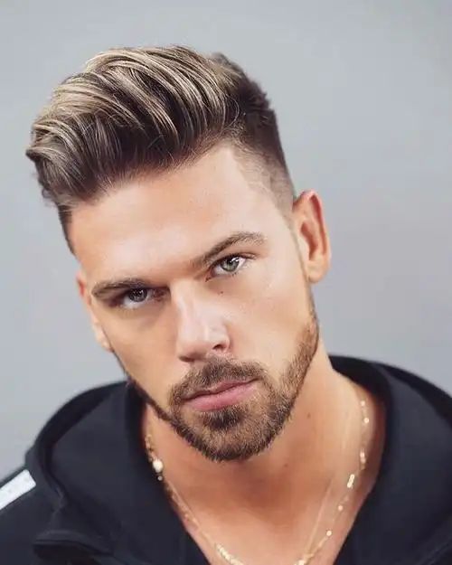 说到最有派头的男士发型,毫无疑问背头发型当仁不让,时尚自信气场强大