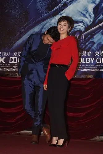 结婚多年仍然如胶似漆邓超孙俪真是太恩爱了同框也要靠在一起