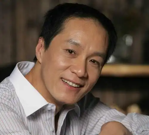 噩耗继续!老戏骨冯远征家又走一位,网友:请节哀顺变