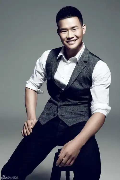 谢孟伟功夫小生荧幕硬汉初长成