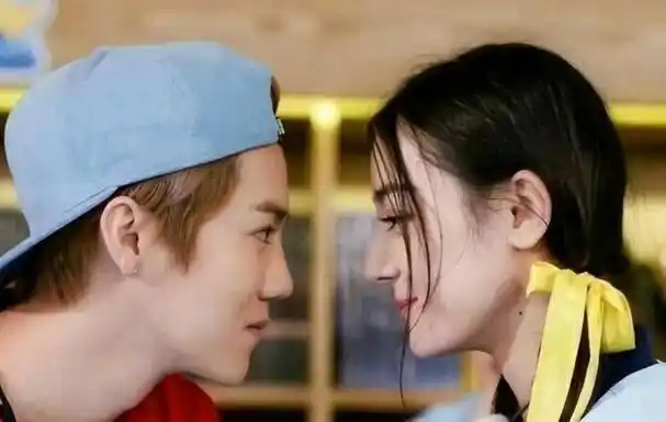 看了迪丽热巴现状,才知为何《花少》聚会独缺了她