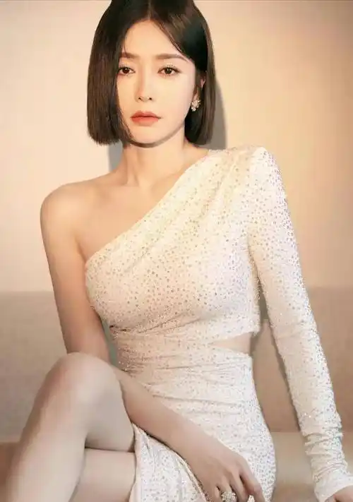 秦岚这身材,谁能顶得住_剧中_青春_一面