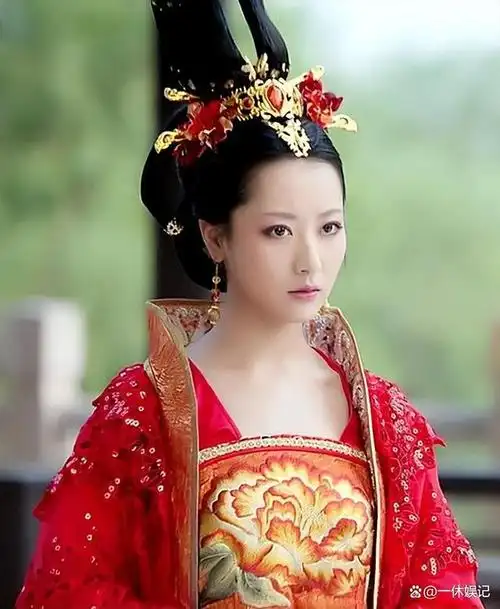 古装女神白冰爱情失意,离婚生活独立坚强!