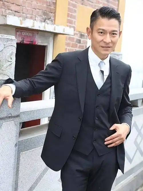 天王刘德华这样养女儿:一年零花钱5亿,私人飞机出行配10个保镖_事业