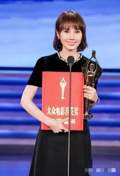 回顾夏雨:与离异父母有隔阂,与高圆圆传绯闻,娶到袁泉三生有幸