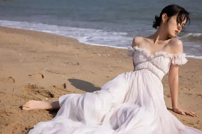 张子枫海边氛围感大片##第34届金鸡奖开幕式