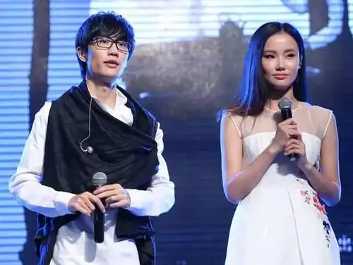 黄龄承认自己有男友网友纷纷喊话许嵩大家这八卦热情也太高了