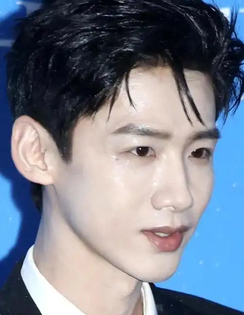 最后,我们希望白敬亭能够持续发光发