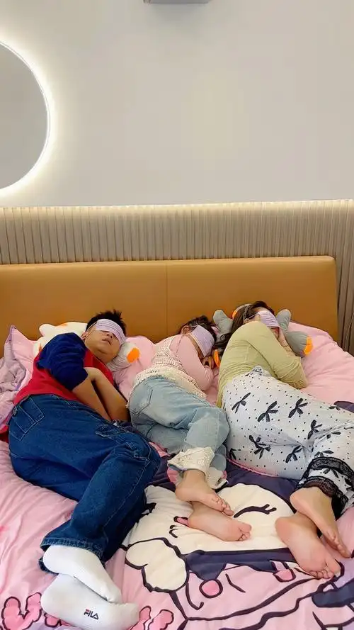 人小鬼爸爸妈妈大没想到吧