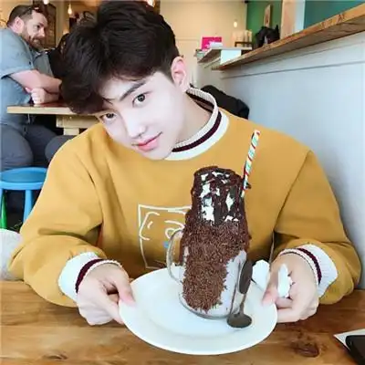 我要超帅气可爱的qq男生头像_蓝色的哈_跪求_33_20111120_求一个