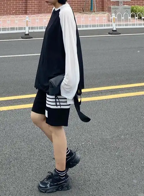 身高175体重140高个子大骨架微胖女生