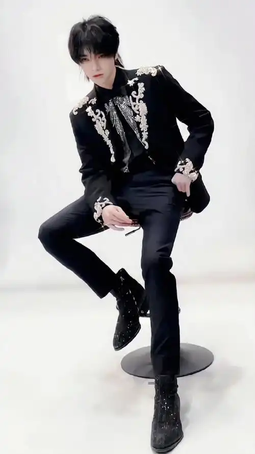 华晨宇美貌大赏