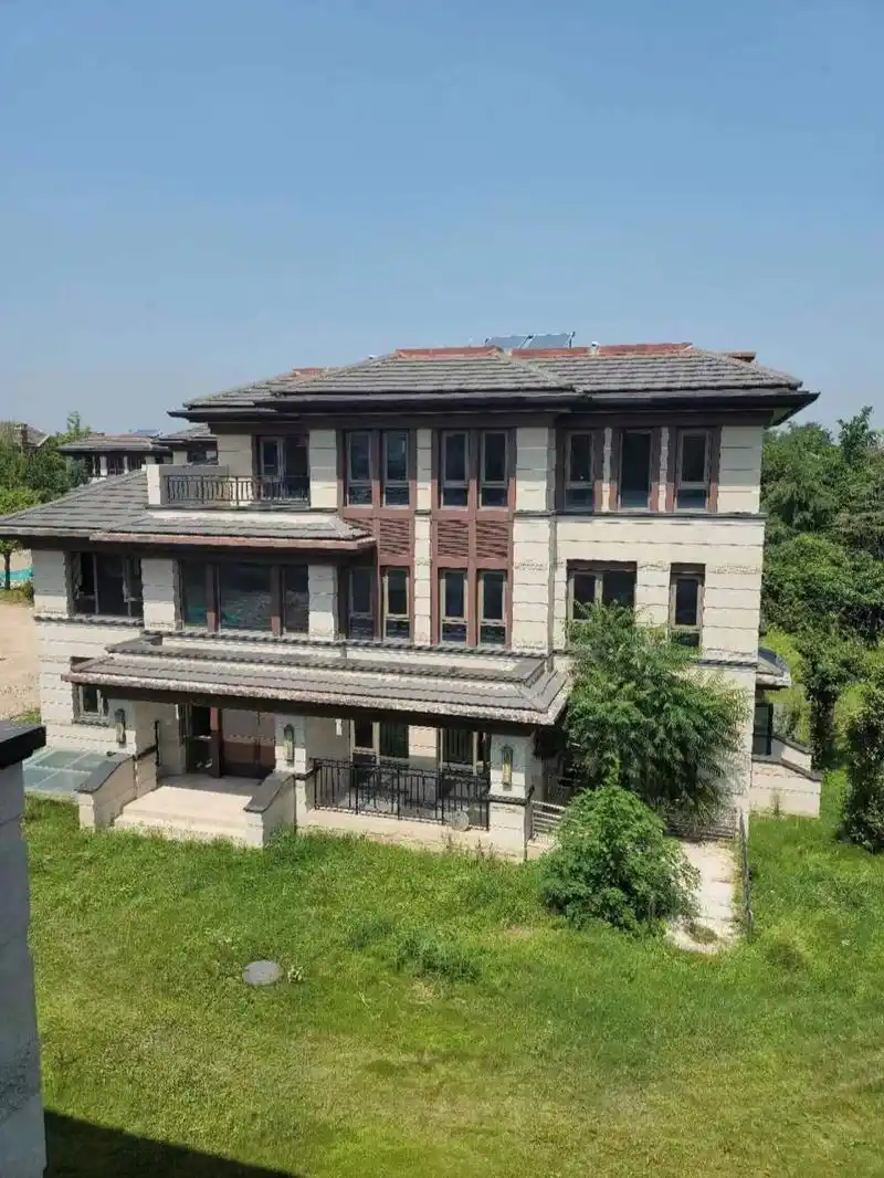 徐州大龙湖独栋别墅占地一亩.