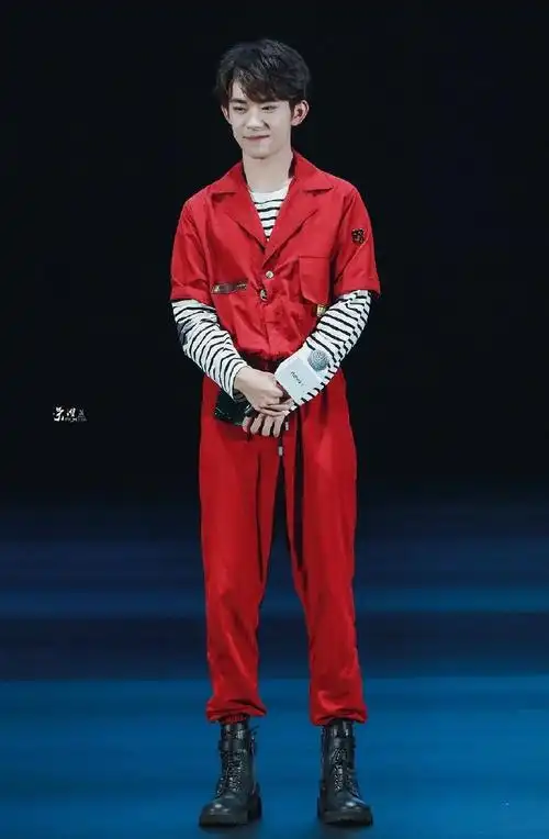 易烊千玺怎么这样