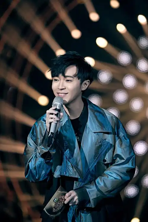 吴青峰《歌手》2019第十一期《花田错》歌手舞台首唱京剧