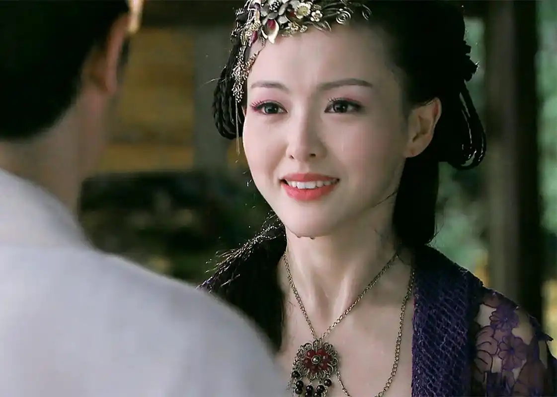 盘点唐嫣古装造型,最喜欢仙剑三里的紫萱了,有少女的天真烂漫,长大后