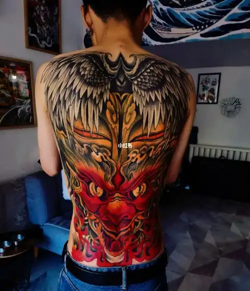 满背纹身鲅鱼圈纹身