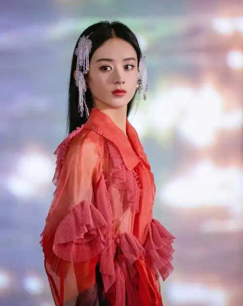 赵丽颖时尚健康四月刊杂志:自然之灵大片造型!_颖宝