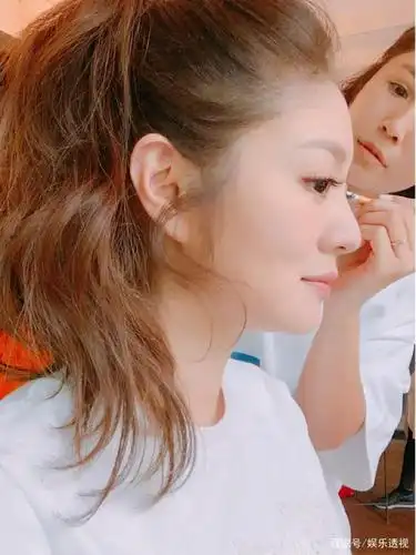 安以轩产后42天便复工,晒美照秀火辣好身材宛如未曾生育的少女