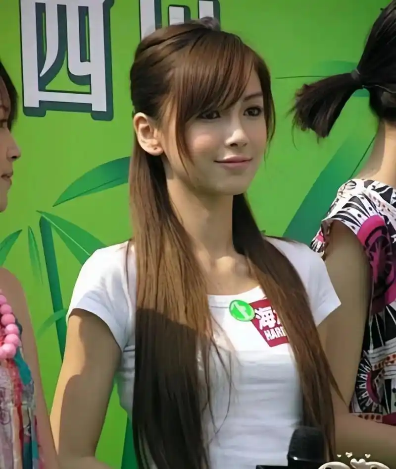 早期的杨颖,日系刘海 全包眼线,超美