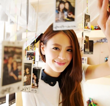 曾是被人众人宠爱的优乐美奶茶女神,现已成为人妻做起后妈