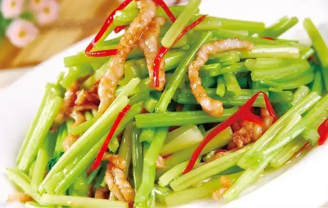 夏季怎么吃芹菜才好,4种家常芹菜的营养做法