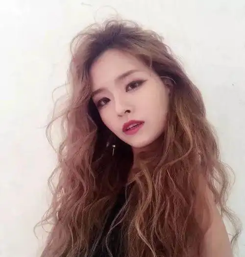 粉色|发型|短发|咖啡色_网易订阅