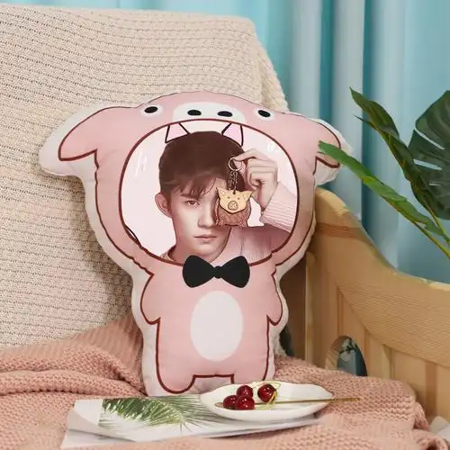 易烊千玺玩偶公仔男生款睡觉抱diy人脸娃娃可印照片人形抱枕