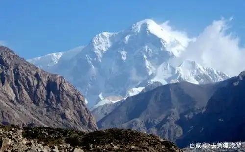 「去新疆旅游」雄奇的天山第一峰托木尔峰,唐僧取经都要路过此地