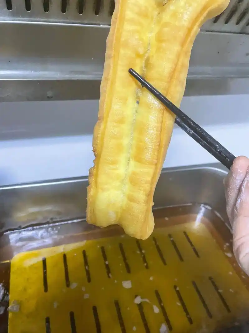 疫情期间在家做脆皮大油条加油自己