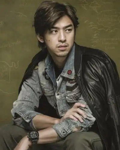 男明星美人痣白敬亭有泪痣我喜欢肖战