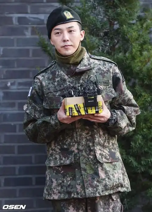 权志龙退伍高清图