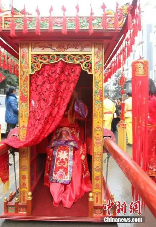 成都一对90后举行客家婚礼 献上民俗文化盛宴