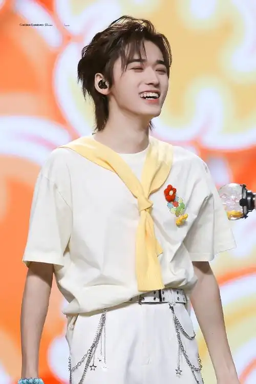 宋亚轩澳门演唱会##时代少年团叁重楼暨出道四周年演唱会