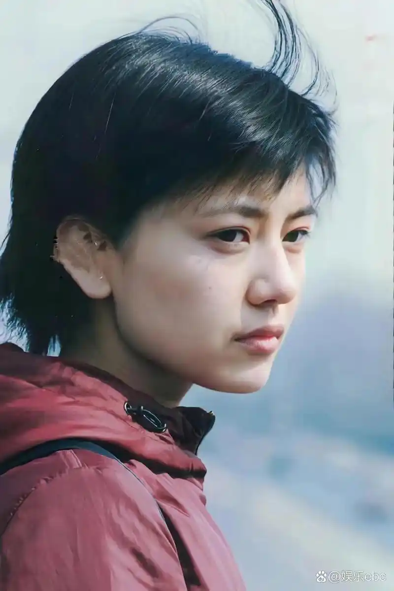 早期很青涩的高圆圆