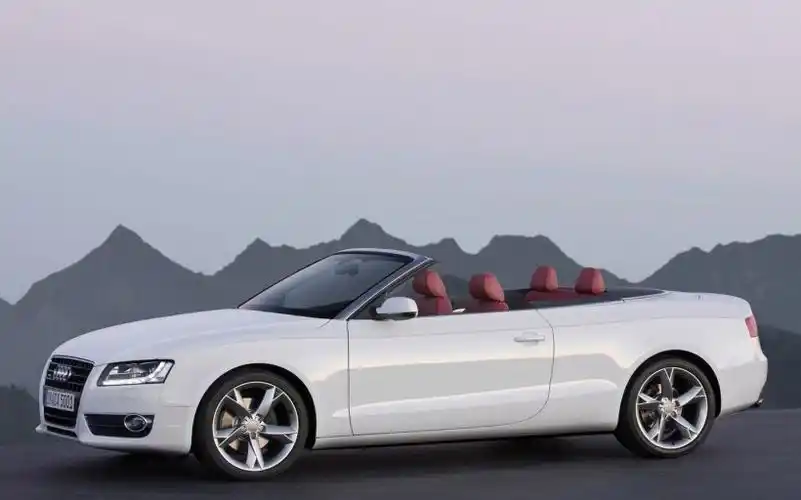 2010款奥迪a5cabriolet敞篷跑车桌面壁纸图片第21张