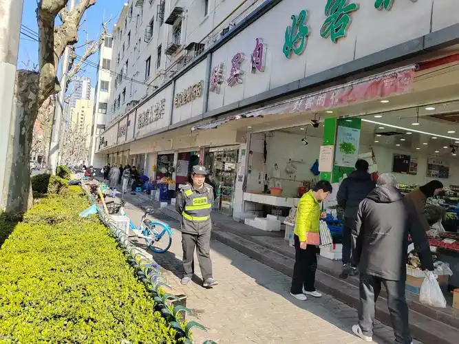 查看全部图片(11张)位置 - 静安区 - 静安寺 康定路交通餐厅银行酒店