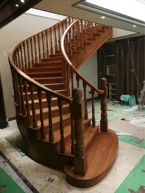 厂家梯级板木梯柱子木扶手楼梯木护栏阳台栏杆美式木楼梯弧形扶手