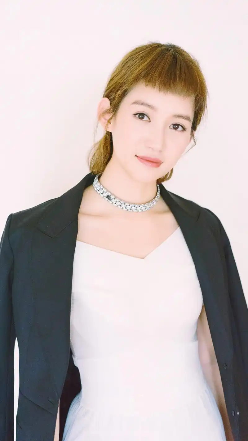 五月就要美美的出行今天很开心,去看了宝格丽 lvcea